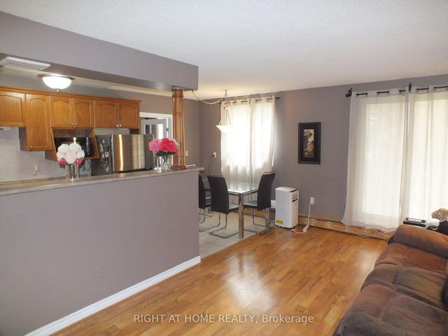 103 - 851 Queenston Rd, Condo with 2 bedrooms, 2 bathrooms and 1 parking in Hamilton ON | Image 2