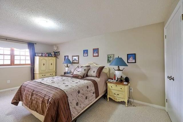 9 Eves Crt, House detached with 3 bedrooms, 3 bathrooms and 6 parking in Newmarket ON | Image 6