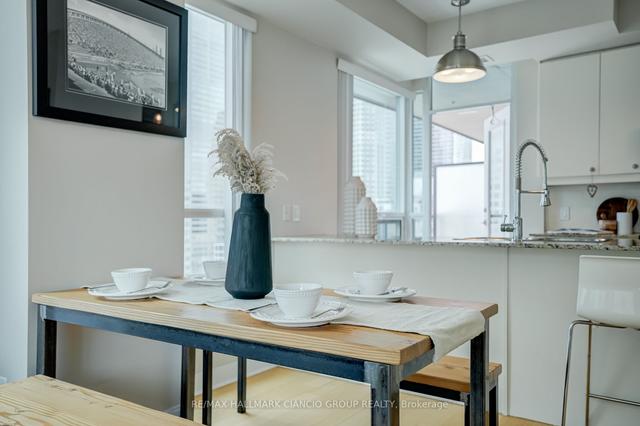 2104 - 1 Scott St, Condo with 2 bedrooms, 2 bathrooms and 1 parking in Toronto ON | Image 2