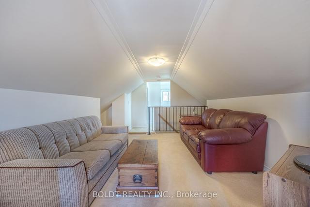 1602 Third Louth St, House detached with 4 bedrooms, 1 bathrooms and 7 parking in St. Catharines ON | Image 24