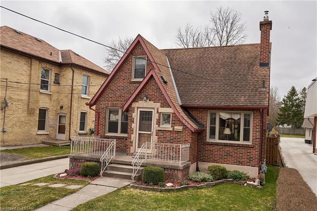 525 Emery Street E, House detached with 2 bedrooms, 2 bathrooms and 5 parking in London ON | Image 3