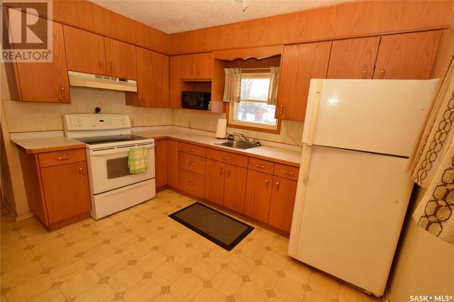 301 2nd Avenue, House detached with 3 bedrooms, 1 bathrooms and null parking in Cudworth SK | Image 7