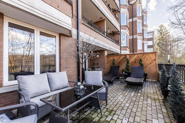 102 - 40 Old Mill Rd, Condo with 2 bedrooms, 2 bathrooms and 1 parking in Toronto ON | Image 17