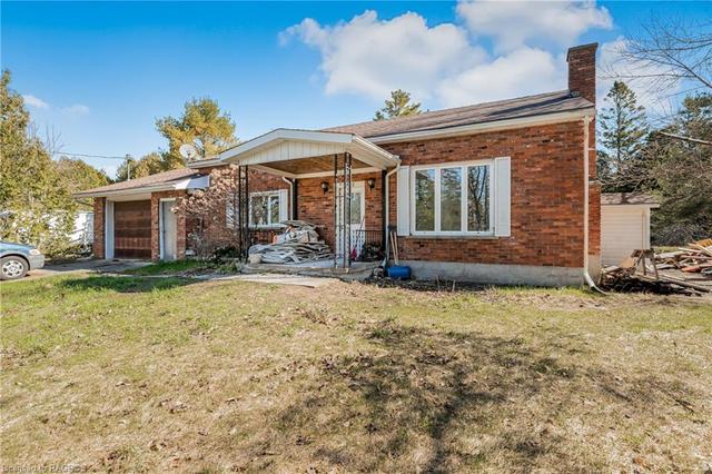 670 Huron Road, House detached with 2 bedrooms, 1 bathrooms and 4 parking in South Bruce Peninsula ON | Image 12