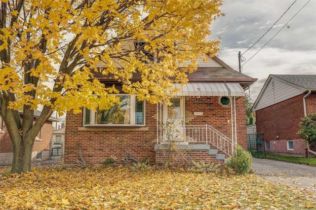 317 East 15th St, House detached with 4 bedrooms, 2 bathrooms and 5 parking in Hamilton ON | Image 12