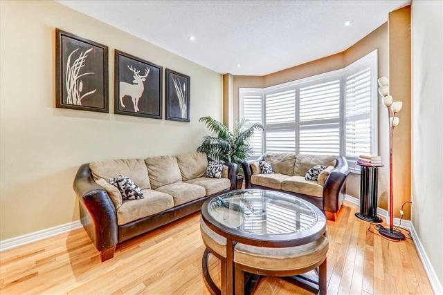 19 Stonechurch Cres, House detached with 4 bedrooms, 3 bathrooms and 4 parking in Markham ON | Image 26