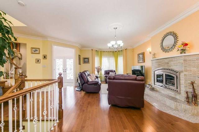 875 St Clarens Ave, House detached with 3 bedrooms, 5 bathrooms and 4 parking in Toronto ON | Image 37