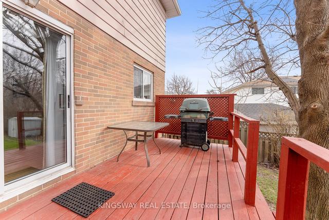 36 Newstead Cres N, House semidetached with 3 bedrooms, 2 bathrooms and 2 parking in Brampton ON | Image 17