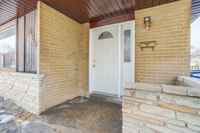 182 Archdekin Dr, House detached with 3 bedrooms, 2 bathrooms and 5 parking in Brampton ON | Image 3