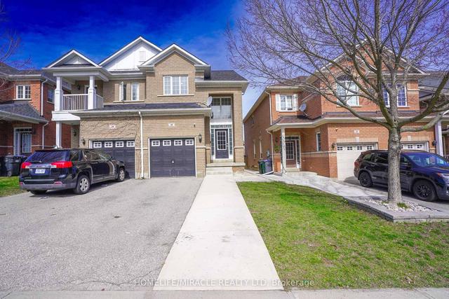 18 Martree Cres, House semidetached with 3 bedrooms, 3 bathrooms and 3 parking in Brampton ON | Image 1
