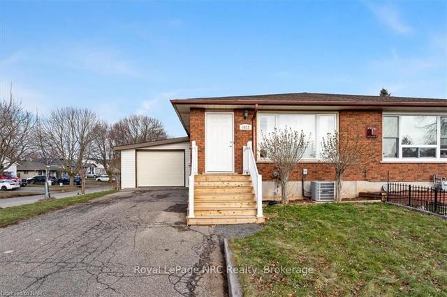 6633 Dawson St, House semidetached with 3 bedrooms, 2 bathrooms and 4 parking in Niagara Falls ON | Image 1