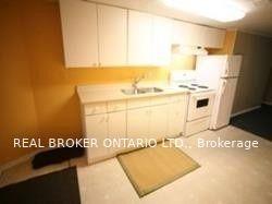 135 Gillard Ave, House detached with 3 bedrooms, 3 bathrooms and 2 parking in Toronto ON | Image 4