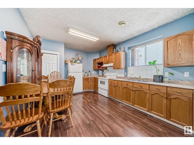 2916 151a Av Nw Nw, House detached with 5 bedrooms, 3 bathrooms and null parking in Edmonton AB | Image 37
