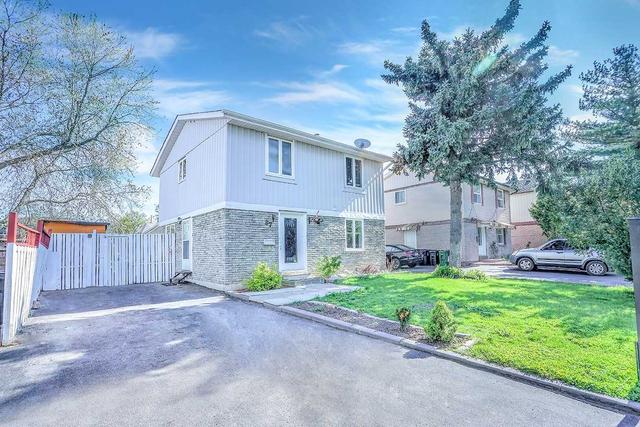 87 Crow Tr, House detached with 3 bedrooms, 3 bathrooms and 3 parking in Toronto ON | Image 1