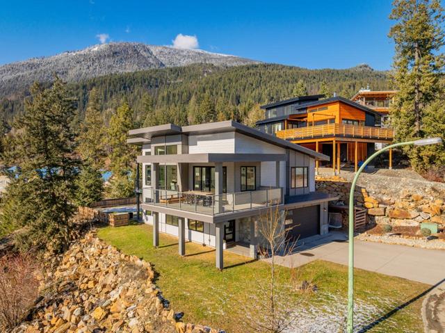 575 Larch Drive, House detached with 4 bedrooms, 3 bathrooms and 4 parking in Kaslo BC | Image 6