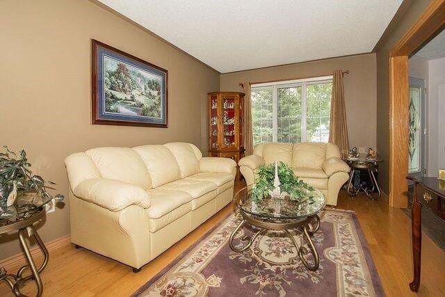 1012 Ridgemount Blvd, House detached with 3 bedrooms, 4 bathrooms and 2 parking in Oshawa ON | Image 6