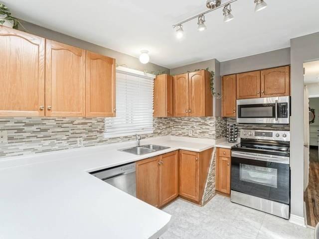 17 Ladore Dr, House detached with 3 bedrooms, 2 bathrooms and 9 parking in Brampton ON | Image 27