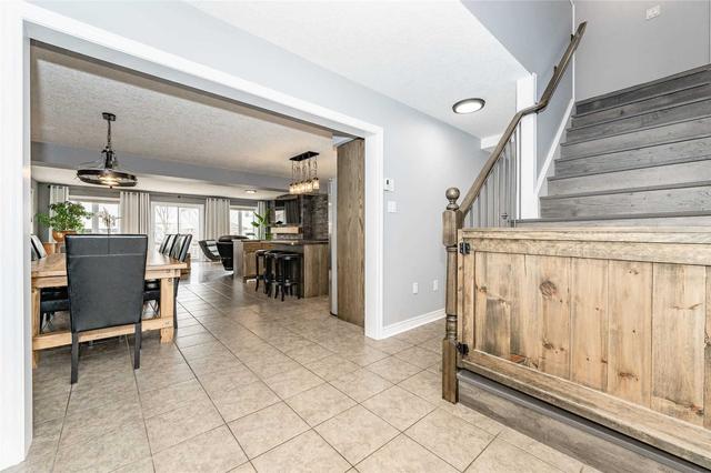 7 Penfold Dr, House detached with 2 bedrooms, 4 bathrooms and 3 parking in Guelph ON | Image 37