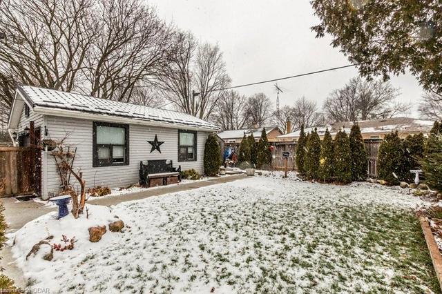 10 Sumac Place, House detached with 3 bedrooms, 1 bathrooms and 4 parking in Guelph ON | Image 31