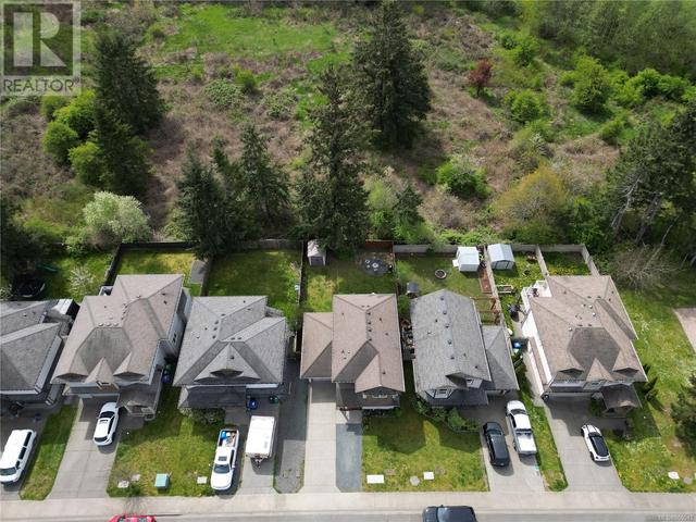 319 Applewood Cres, House detached with 3 bedrooms, 3 bathrooms and 1 parking in Nanaimo BC | Image 2
