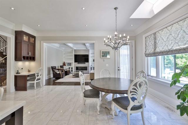 39 Leacroft Cres, House detached with 5 bedrooms, 9 bathrooms and 7 parking in Toronto ON | Image 3