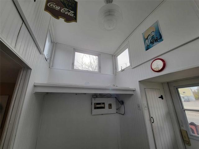 caboose - 43 Main St E, House detached with 0 bedrooms, 0 bathrooms and 1 parking in Milton ON | Image 26