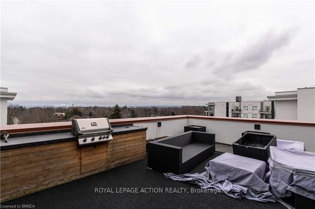 512 - 340 Plains Rd E, Condo with 2 bedrooms, 2 bathrooms and 1 parking in Burlington ON | Image 2