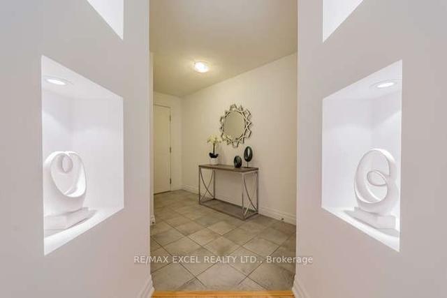 612 - 188 Doris Ave, Condo with 3 bedrooms, 2 bathrooms and 1 parking in Toronto ON | Image 9