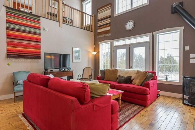36 Second Line, House detached with 4 bedrooms, 4 bathrooms and 12 parking in Otonabee South Monaghan ON | Image 5