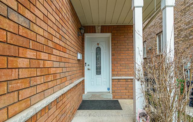 20 Rochefort Dr, House semidetached with 3 bedrooms, 3 bathrooms and 3 parking in Toronto ON | Image 23