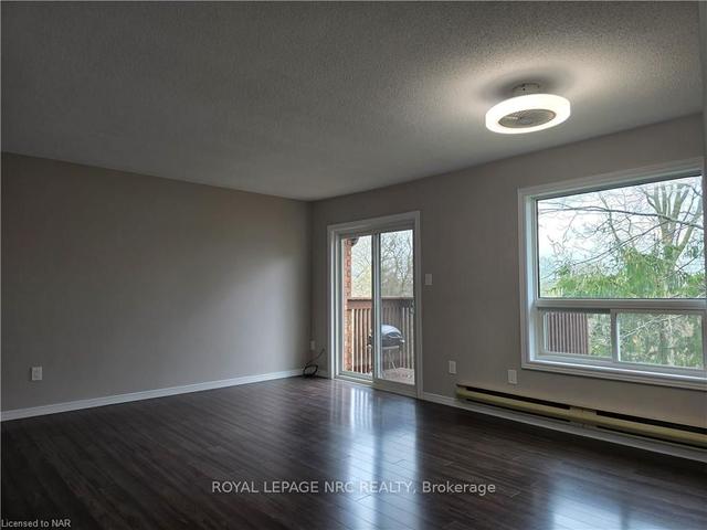 c301 - 213 Sydenham St, Condo with 2 bedrooms, 1 bathrooms and 1 parking in Brantford ON | Image 4