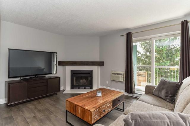 724 - 1450 Glen Abbey Gate, Condo with 3 bedrooms, 2 bathrooms and 1 parking in Oakville ON | Image 5