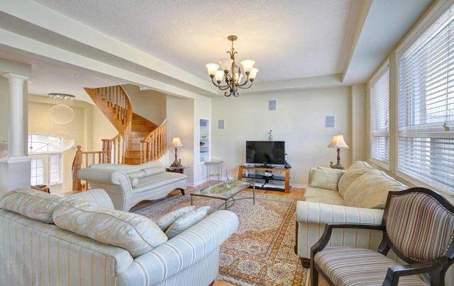 8 Solway Cres, House detached with 5 bedrooms, 5 bathrooms and 4 parking in Ajax ON | Image 5