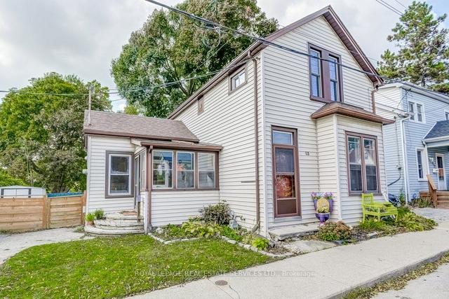 13 Woodbine Cres, House detached with 3 bedrooms, 2 bathrooms and 1 parking in Hamilton ON | Image 12