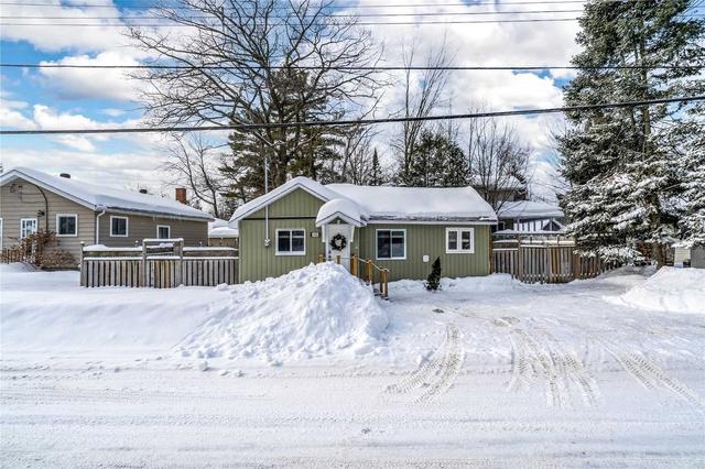 1986 Tiny Beaches Rd S, House detached with 2 bedrooms, 1 bathrooms and 2 parking in Tiny ON | Image 1