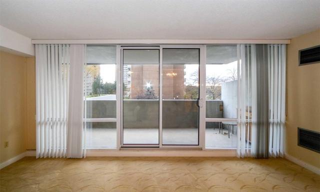 208 - 270 Scarlett Rd, Condo with 1 bedrooms, 1 bathrooms and 1 parking in Toronto ON | Image 7