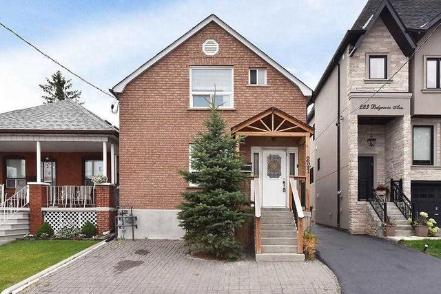 221 Belgravia Ave, House detached with 3 bedrooms, 4 bathrooms and 2 parking in Toronto ON | Image 1