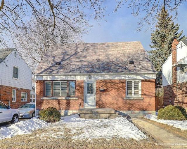 21 Eastgate Cres, House detached with 4 bedrooms, 2 bathrooms and 5 parking in Toronto ON | Image 1
