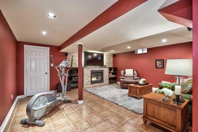 1351 Blackburn Dr, House detached with 4 bedrooms, 4 bathrooms and 6 parking in Oakville ON | Image 18