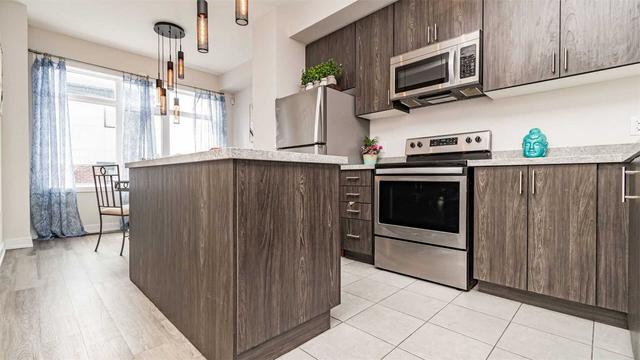 42 Markle Cres, Townhouse with 3 bedrooms, 2 bathrooms and 2 parking in Hamilton ON | Image 36