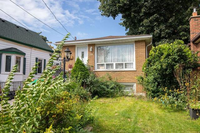 214 East 15th Street, House detached with 3 bedrooms, 2 bathrooms and 2 parking in Hamilton ON | Image 1