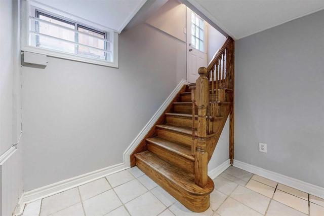 4 Dubarry Ave, House detached with 4 bedrooms, 3 bathrooms and 5 parking in Toronto ON | Image 19