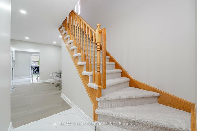 36 Baha Cres, House semidetached with 3 bedrooms, 4 bathrooms and 3 parking in Brampton ON | Image 3