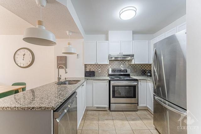 183 Kinross Private, Townhouse with 2 bedrooms, 2 bathrooms and 2 parking in Ottawa ON | Image 7