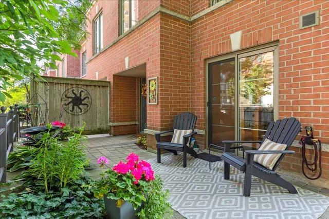 th1 - 442 Maple Ave, Townhouse with 3 bedrooms, 3 bathrooms and 3 parking in Burlington ON | Image 8