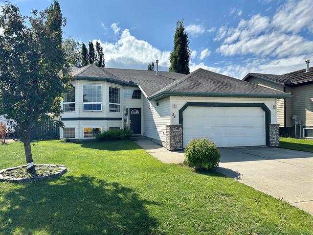34 Wellwood Drive, House detached with 4 bedrooms, 3 bathrooms and 4 parking in Whitecourt AB | Image 1