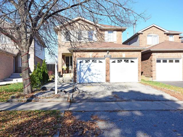 3293 Wilmar Cres, House detached with 3 bedrooms, 4 bathrooms and 4 parking in Mississauga ON | Card Image
