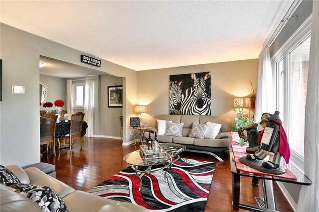 2690 Constable Rd, House detached with 3 bedrooms, 2 bathrooms and 2 parking in Mississauga ON | Image 5