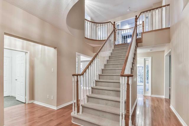 43 Heatherwood Cres, House detached with 4 bedrooms, 4 bathrooms and 6 parking in Markham ON | Image 2
