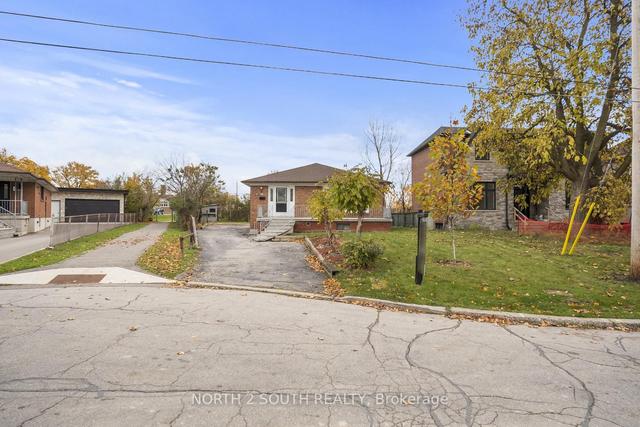 24 Deverell Cres, House detached with 3 bedrooms, 2 bathrooms and 7 parking in Toronto ON | Image 23